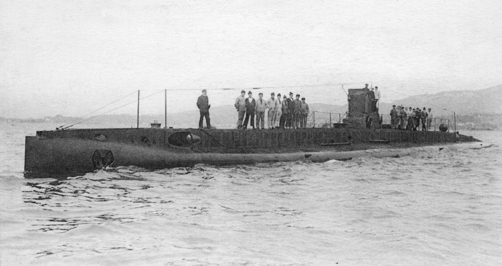 Sous-marin d’un modèle mis en service au cours de la guerre 1914-1918 (L’Astrée). Carte postale, collection Mémoire Vive.