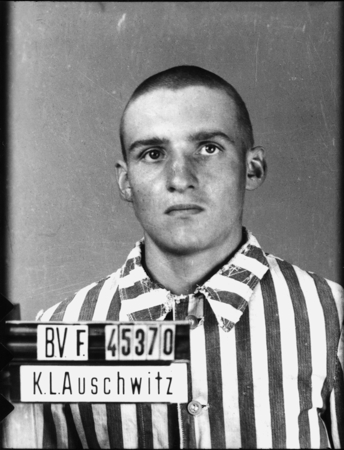 Auschwitz-I, le 8 juillet 1942. Musée d’État d’Auschwitz-Birkenau, Oswiecim, Pologne. Collection Mémoire Vive. Droits réservés.