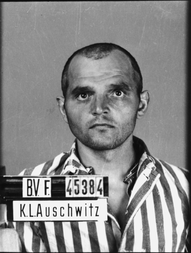 Auschwitz-I, le 8 juillet 1942. Musée d’État d’Auschwitz-Birkenau, Oświęcim, Pologne. Coll. Mémoire Vive. Droits réservés.