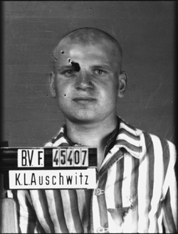 Auschwitz-I, le 8 juillet 1942. Musée d’État d’Auschwitz-Birkenau, Oswiecim, Pologne. Collection Mémoire Vive. Droits réservés.