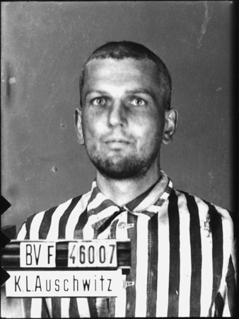 IDENTIFICATION INCERTAINE… Auschwitz-I, le 8 juillet 1942. Musée d’État d’Auschwitz-Birkenau, Oświęcim, Pologne. Coll. Mémoire Vive. Droits réservés.