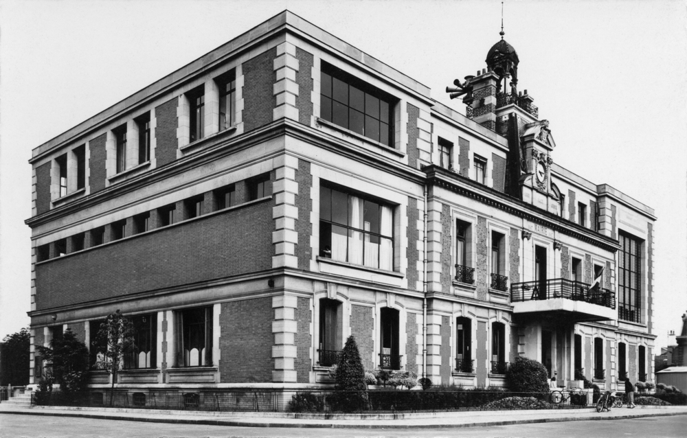 La mairie d’Alfortville, après la guerre. Carte postale, collection Mémoire Vive.