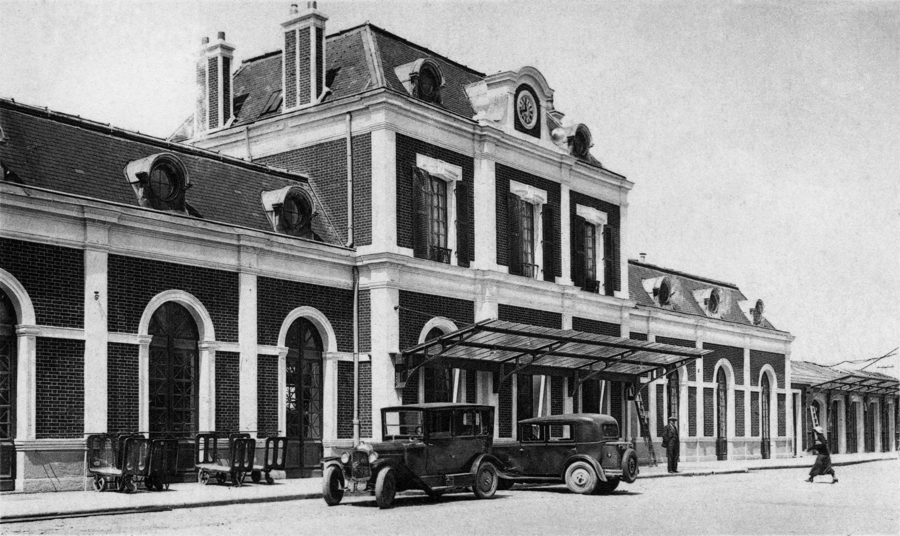 La gare d’argentan (dans les années 1920 ?). Carte postale. Collection Mémoire Vive.