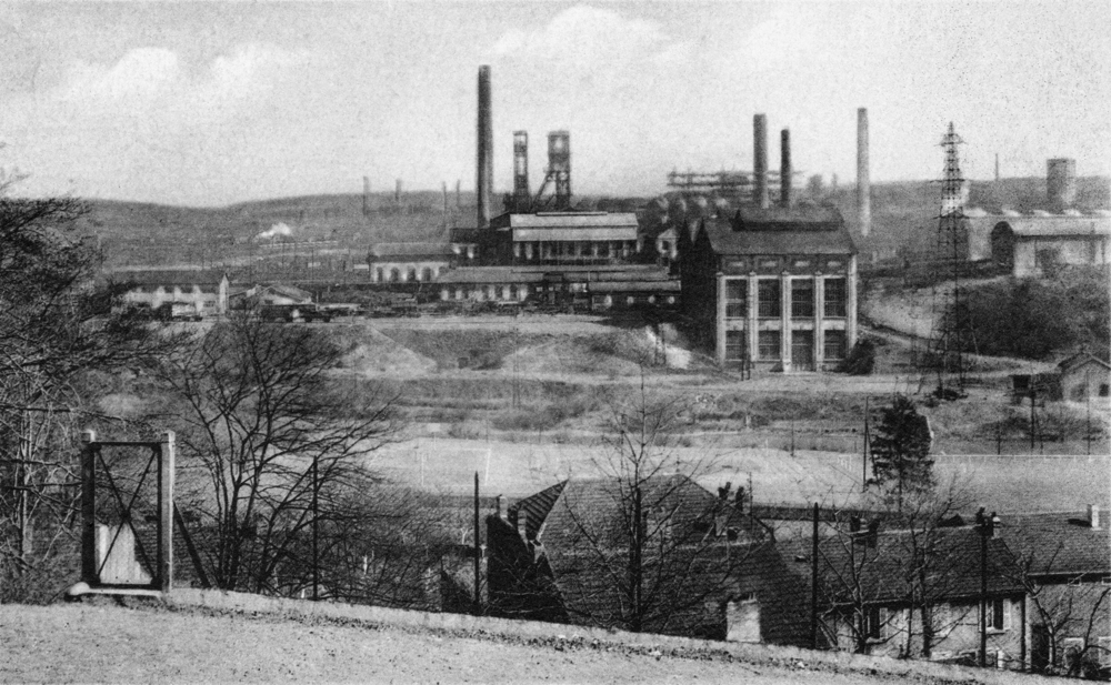 Auboué. Vue sur l’usine. Carte postale oblitérée en 1950. Coll. Mémoire Vive.