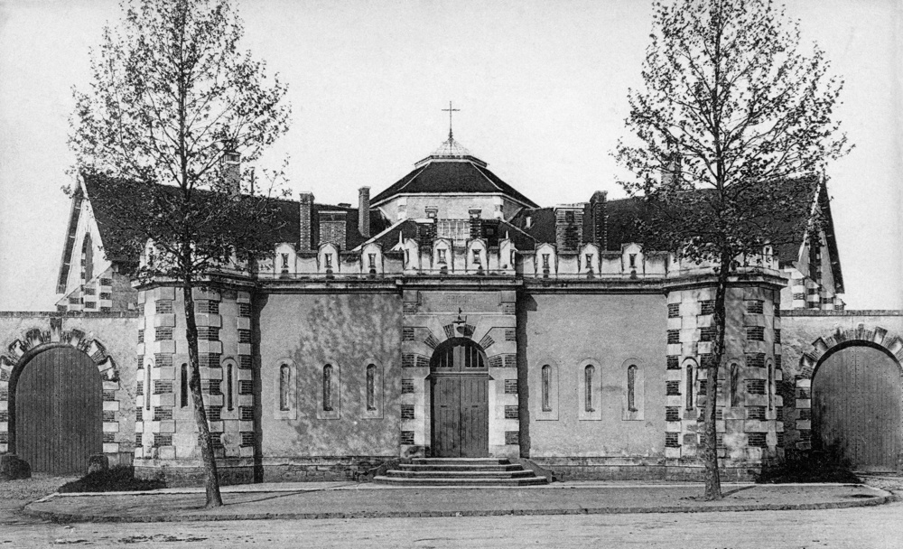 Auxerre, la prison départementale. Carte postale éditée dans les années 1900. Collection Mémoire Vive.