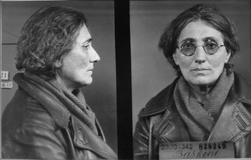 Photographiée par le service de l’identité judiciaire de la préfecture de police, le 23 novembre 1942. © Archives de la préfecture de police.