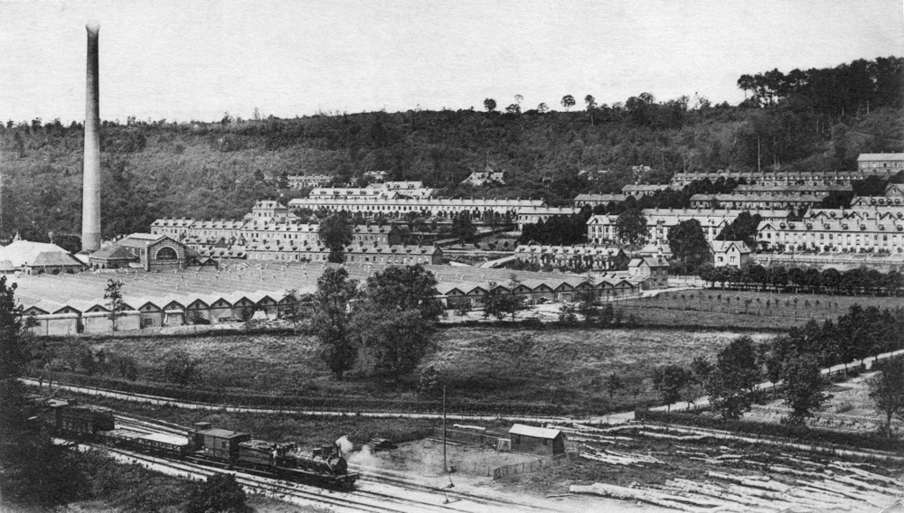 Barentin dans les années 1910. La filature (au second plan), la cité Badin (au dernier plan). Carte postale, collection Mémoire Vive.