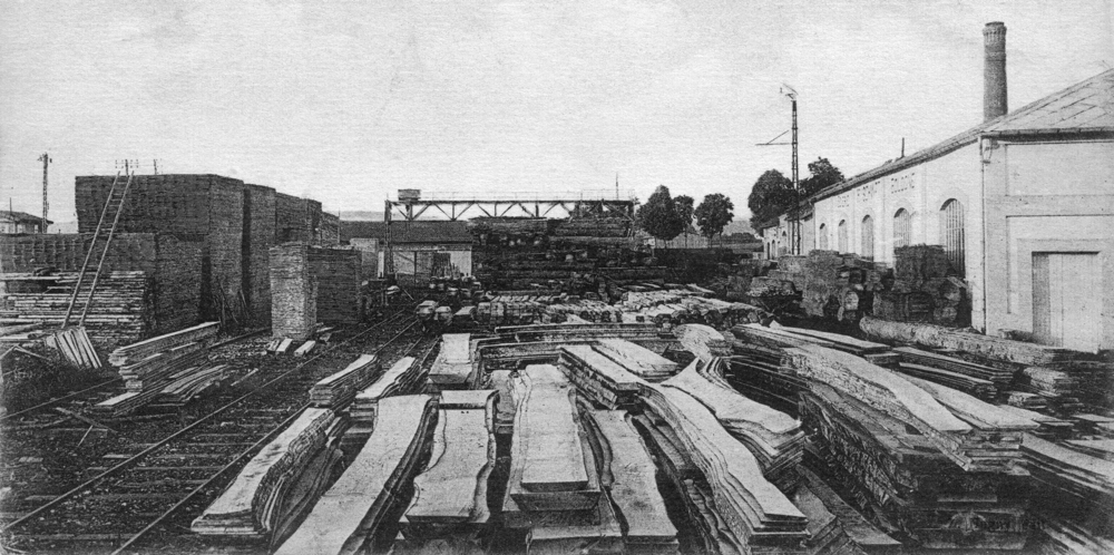 Bologne. La scierie Schmitt dans les années 1900. Carte postale. Collection Mémoire Vive.