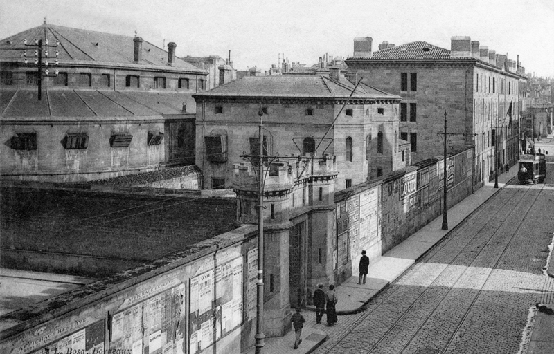 Bordeaux. La rue du Palais-de-Justice et le Fort du Ha. Carte postale oblitérée en 1904. Collection de Jean-Paul Dauris.