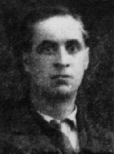 René Carpentier en 1937, portrait extrait du journal Front Rouge reproduit ci-dessous (en bas à gauche).