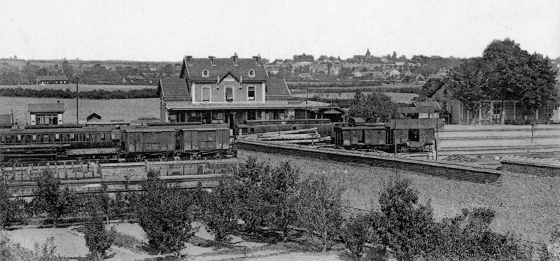 Cercy-la-Tour. La gare et vue générale. Carte postale oblitérée en 192. Collection Mémoire Vive.