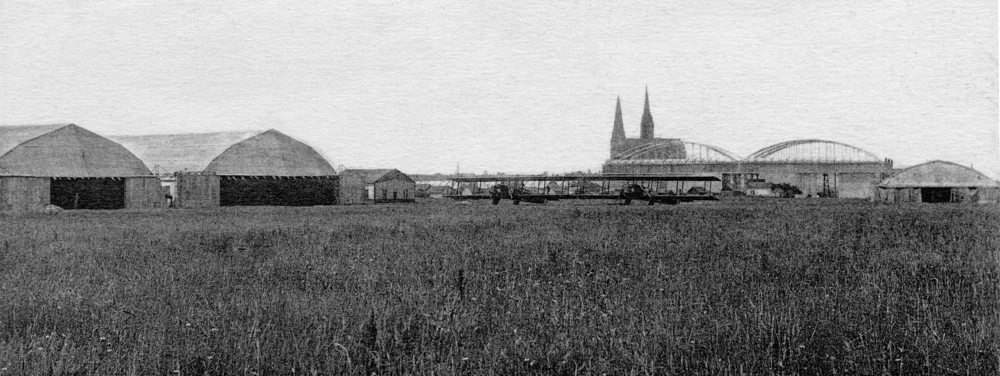 Chartres. Le camp d’aviation (dans les années 1920 ?). Carte postale. Collection Mémoire Vive.