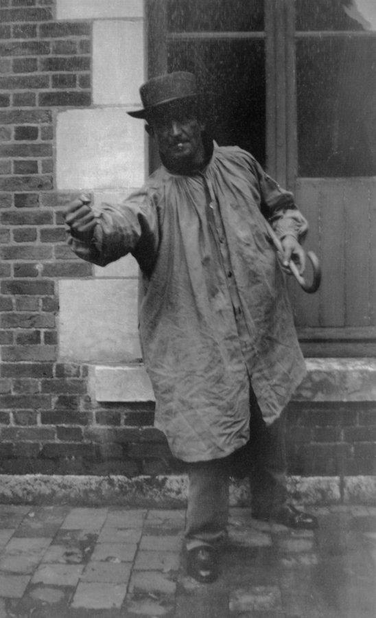 Cyprien Depardieu interprétant Gaston Couté. © Collection Marie-Paule Pivain.
