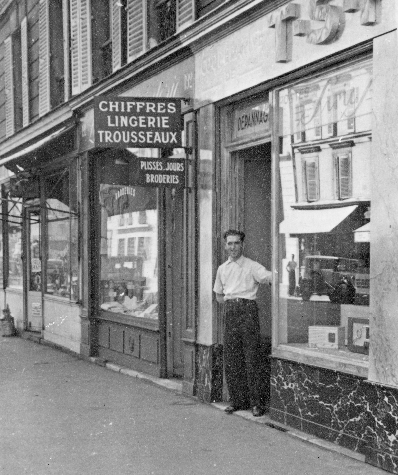 Devant la boutique du 192, rue Lafayette. Droits réservés.