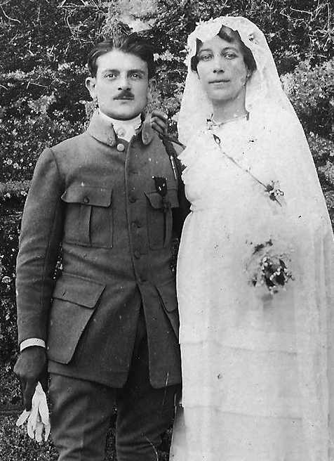 Eugène porte sa Croix de guerre… Collection Laurent Francin. Droits réservés.