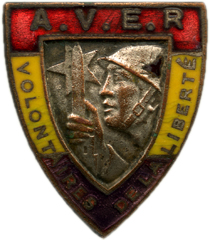 Insigne de l’Association des volontaires pour l’Espagne républicaine, ayant appartenu à Christophe Le Meur. Produit entre la mi-1938 et la mi-1939. Coll. André Le Breton.