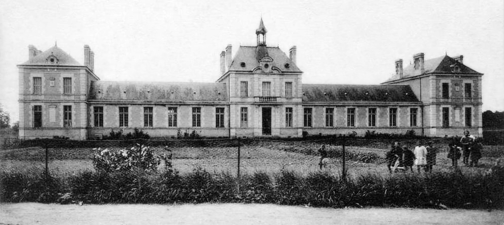Jaunay-Clan, le groupe scolaire (avant 1912). Carte postale, collection Mémoire Vive.