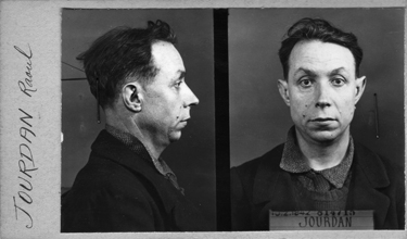 Photographie anthropométrique prise le 15 février 1942 par le service de l’identité judiciaire. © Archives de la Préfecture de Police, Paris.