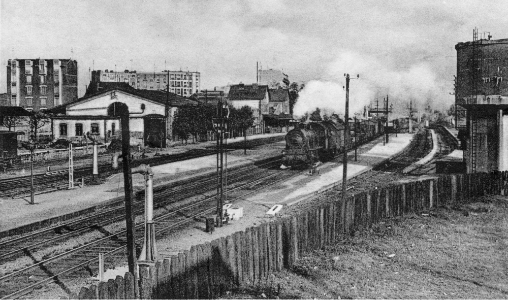 JPEG - 128.9 ko La gare Le Bourget-Drancy. Carte postale oblitérée en 1945. Collection Mémoire Vive.