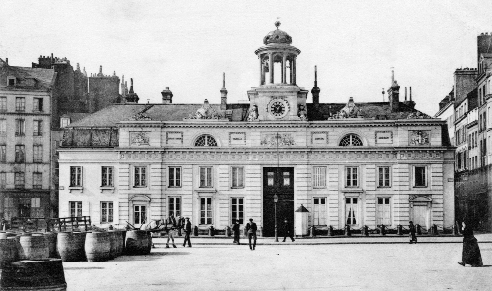 Au Havre, la place de l’Arsenal, à la fois esplanade et quai entre le bassin du Roy (à gauche) et le bassin du Commerce (à droite). Carte postale des années 1900. Coll. Mémoire Vive.