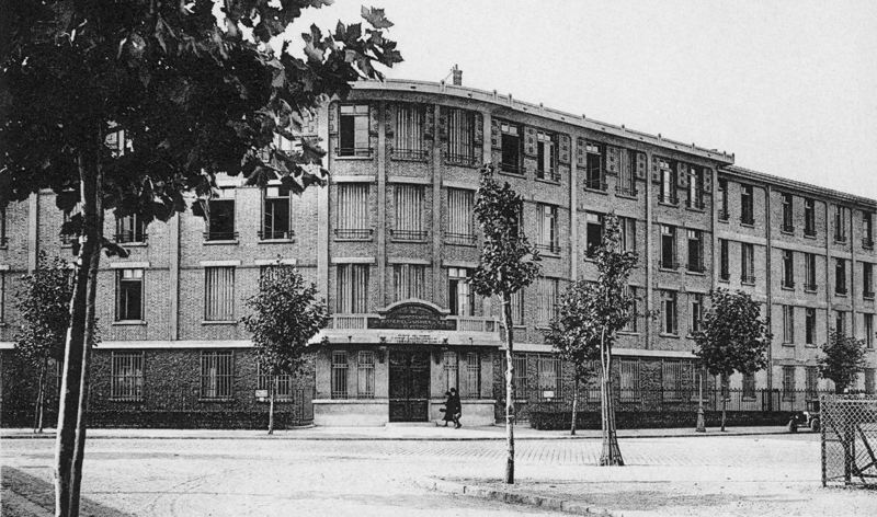 Montrouge. « Les Compteurs ». Carte postale des années 1920. Coll. Mémoire Vive.