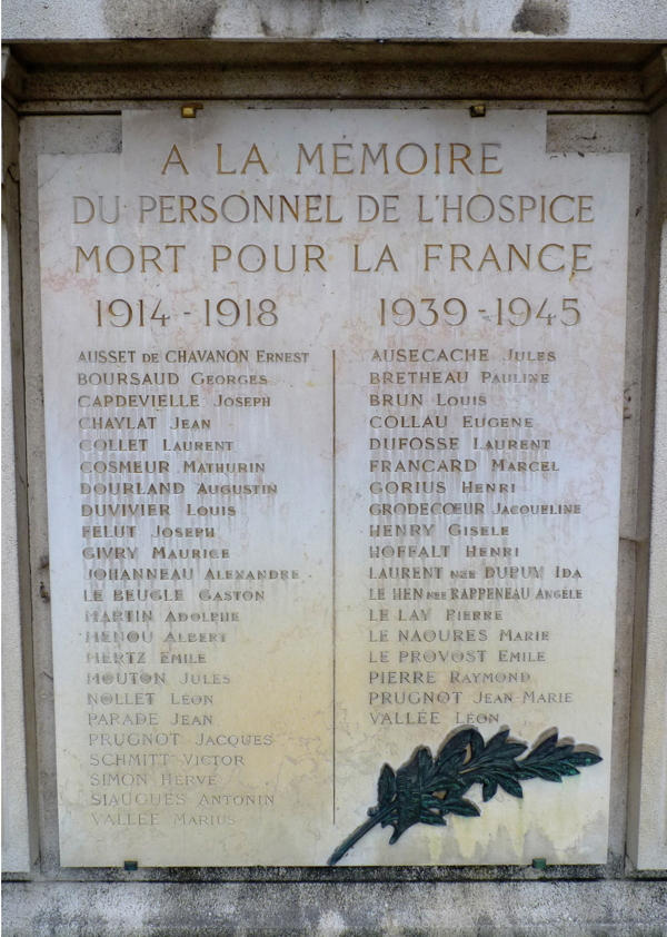 (avant-dernier nom des morts 1939-1945 à droite) Photographie Chantal Kroliczak.