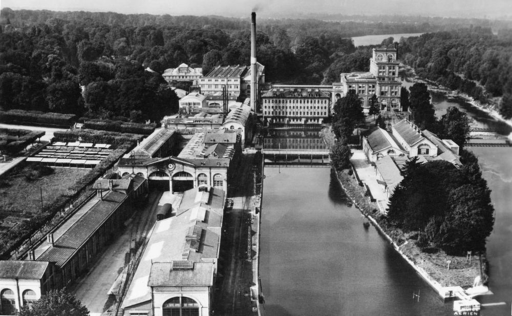 Noisiel. La chocolaterie Meunier, sur un bras de la Marne. Carte postale oblitérée en 1960. Coll. Mémoire Vive.