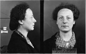 Photo anthropométrique prise le 17 mars 1942 par le service de l’identité judiciaire. © Archives de la Préfecture de Police (APP), Paris.