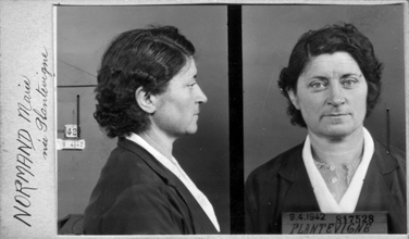Photo anthropométrique prise le 9 avril 1942 par le service de l’identité judiciaire. © Archives de la Préfecture de Police, Le Pré-Saint-Gervais.