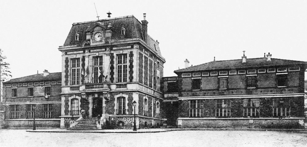 La mairie et les écoles communales d’Orly dans les années 1920. Carte postale, collection Mémoire Vive.