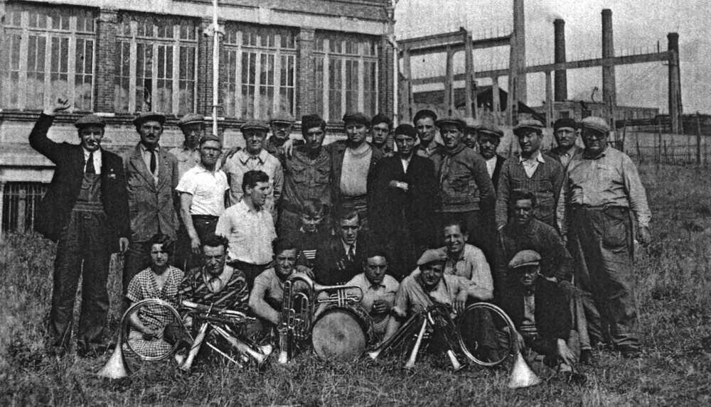 En 1936, le personnel en grève des Papeteries de la Seine. Collection de la Société d’Histoire de Nanterre.