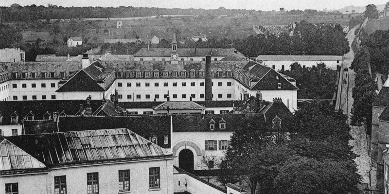 Au deuxième plan, la Maison centrale de Poissy vers 1916. Carte postale. Collection Mémoire Vive