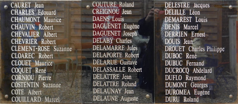Une des six plaques dédiées aux militant.e.s mort.e.s au cours de la guerre, au siège de la Fédération du PCF de Seine-Maritime à Rouen. © Claudine Ducastel pour Mémoire Vive.
