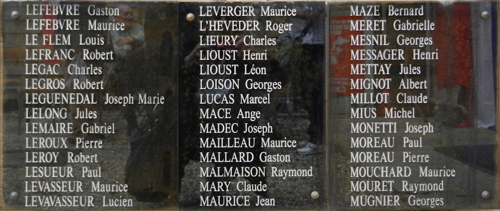 Une des six plaques dédiées aux militant.e.s mort.e.s au cours de la guerre, au siège de la Fédération du PCF de Seine-Maritime à Rouen. © Claudine Ducastel pour Mémoire Vive.