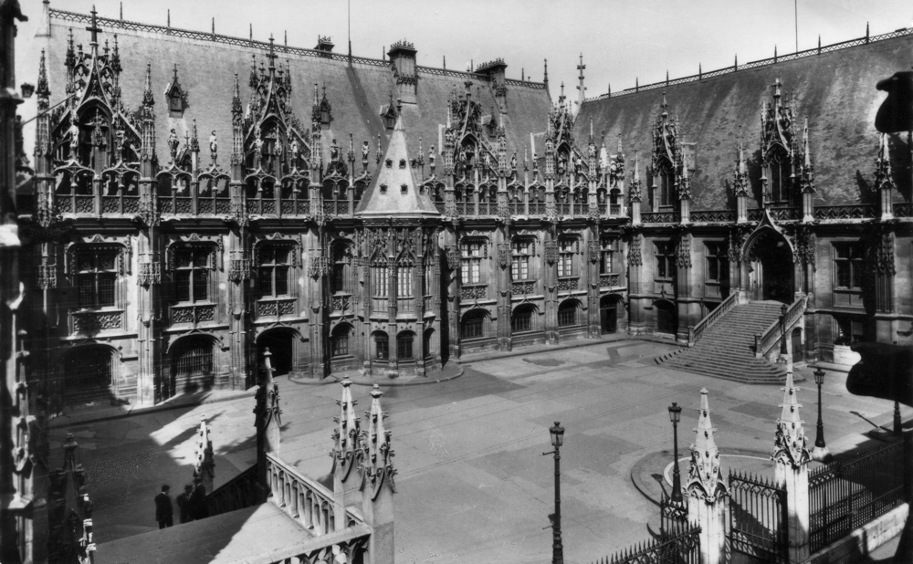 Rouen. Le Palais de Justice. Carte postale. Collection Mémoire Vive.
