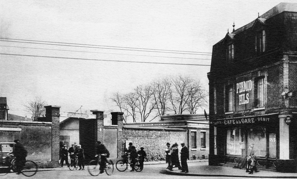 Sotteville-les-Rouen, sortie des ateliers SNCF. Carte postale, collection Mémoire Vive.