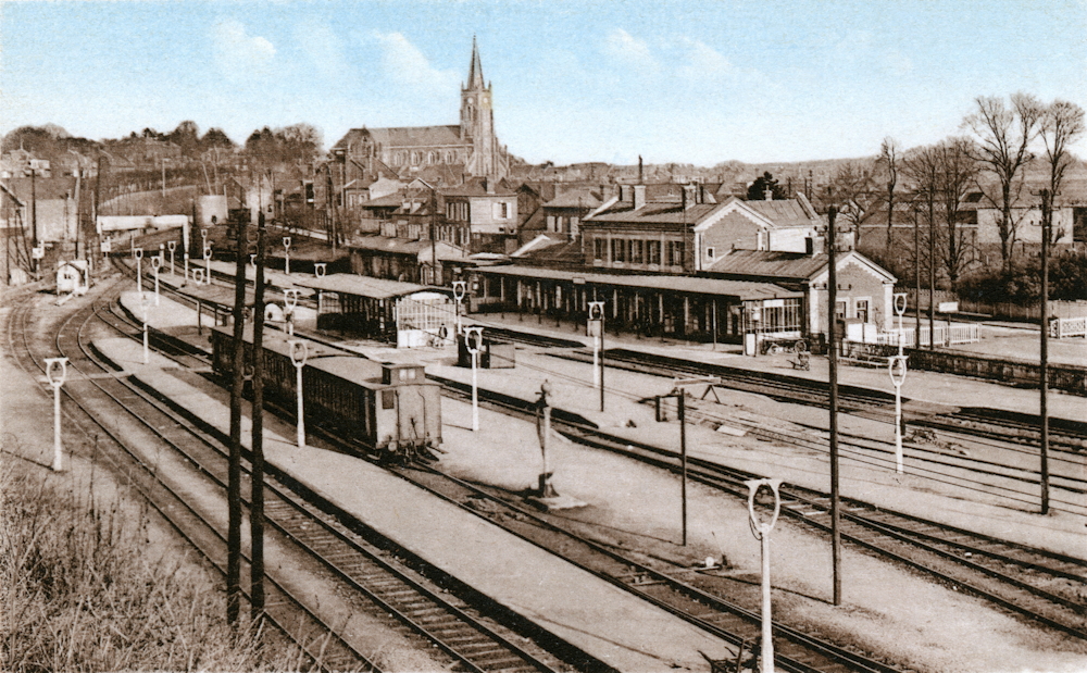 Saint-Just-en-Chaussée. La gare. Carte postale non datée. Collection Mémoire vive.