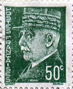 Timbre sur lequel le maréchal Pétain, chef de l’État français, remplace Marianne, symbole de la République.