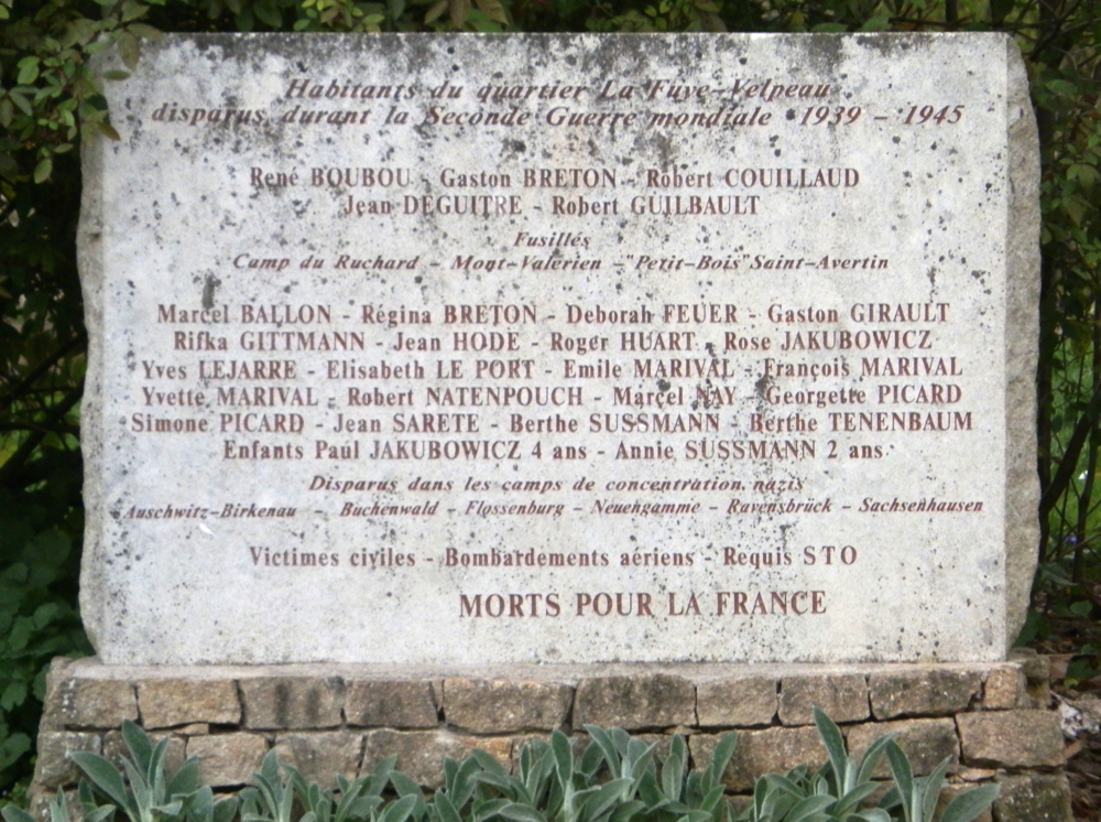 Place Velpeau à Tours. © Mémoire Vive 2022.