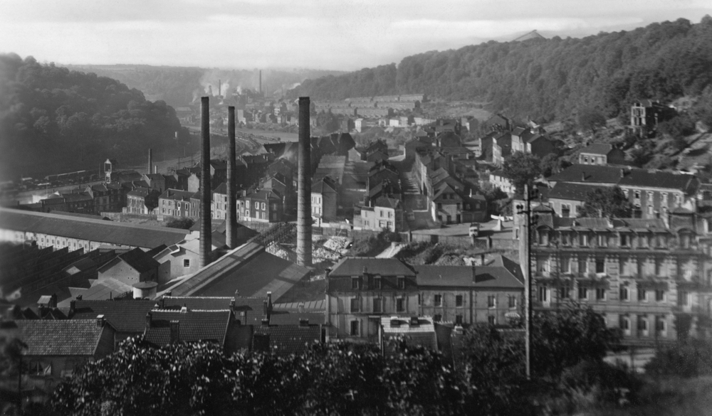 Villerupt, vue sur Réhon et la vallée de la Chiers. Carte postale non datée (après-guerre ?). Collection mémoire Vive.